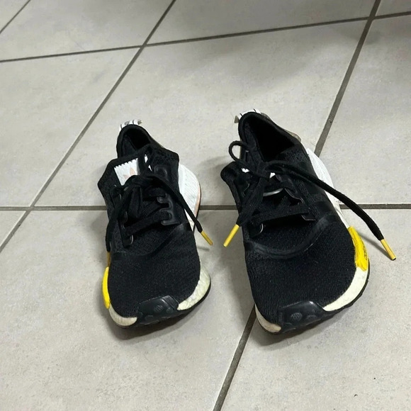 Adidas Black sneakers NMD R1 black size 4 - Picture 1 of 10